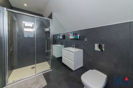 Red Road, Borehamwood, Image 36