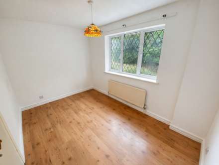 Kelly Court, Borehamwood, Image 6