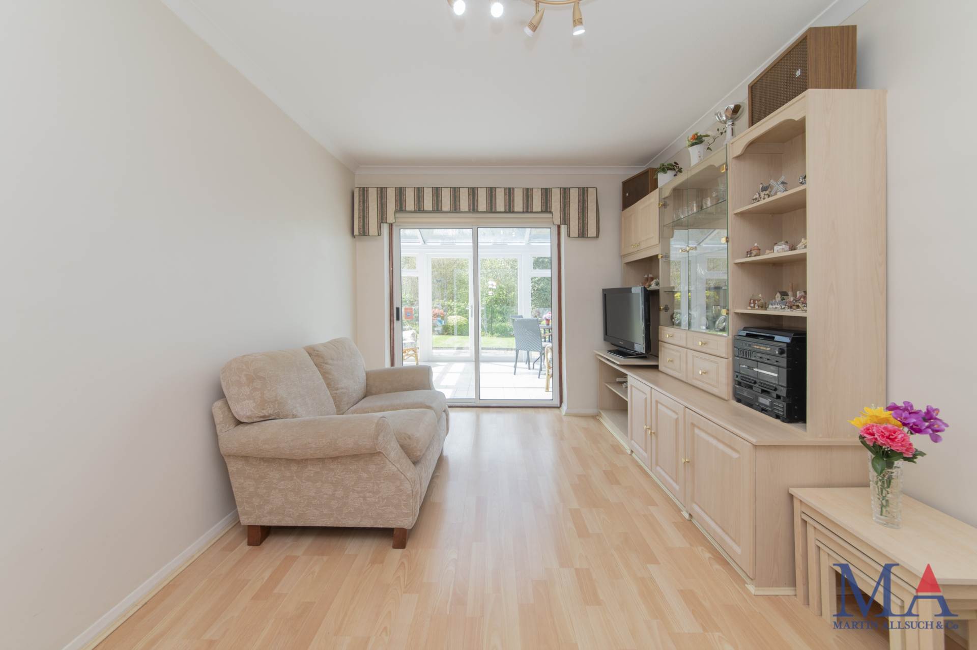 Clare Close, Elstree, Image 11