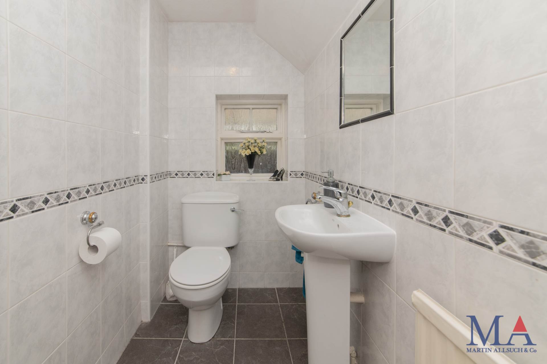 Clare Close, Elstree, Image 26