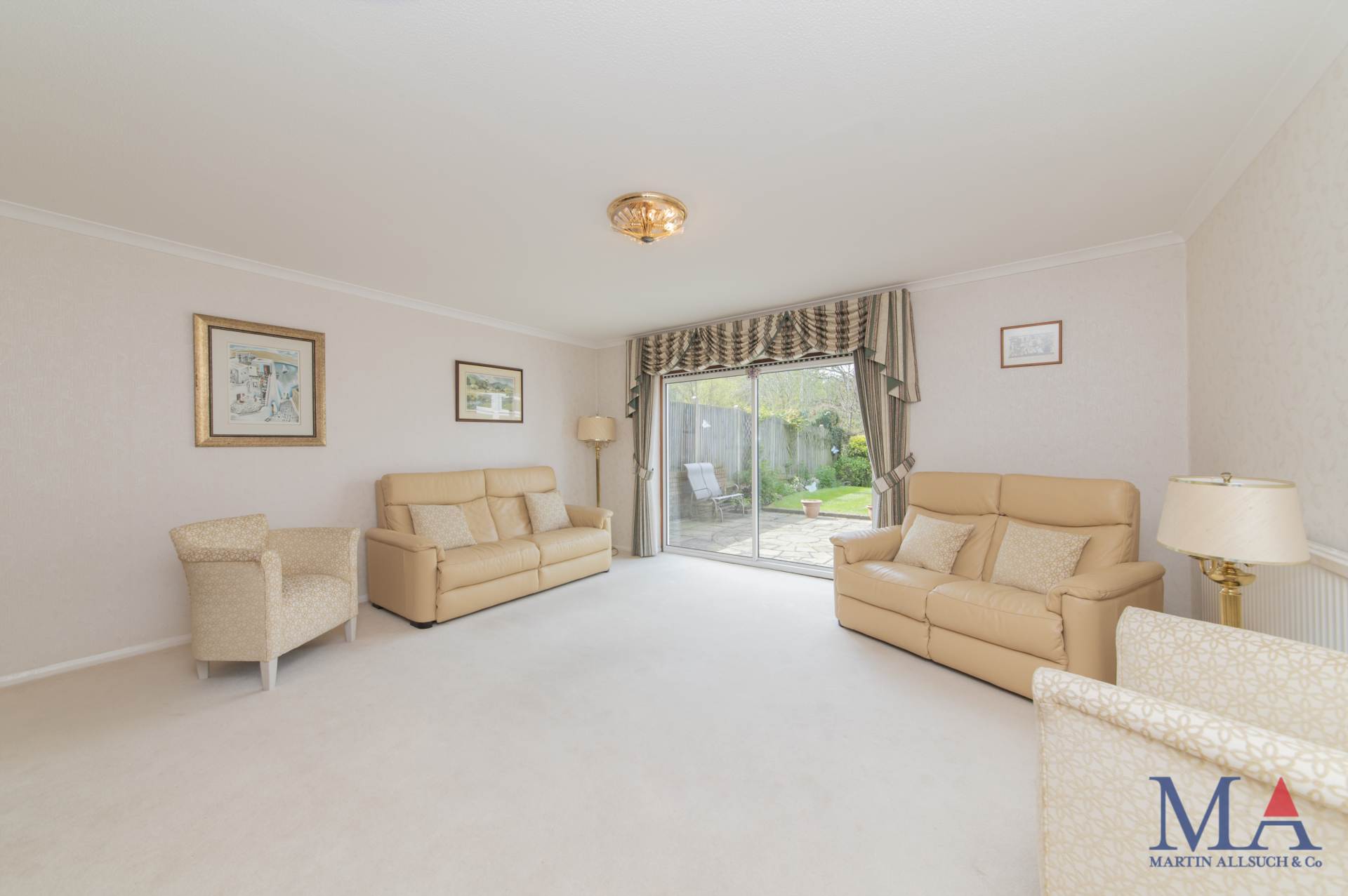 Clare Close, Elstree, Image 3