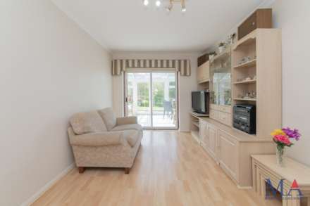 Clare Close, Elstree, Image 11