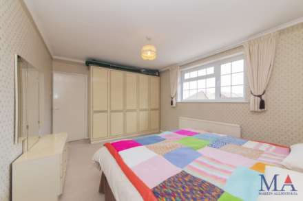 Clare Close, Elstree, Image 14