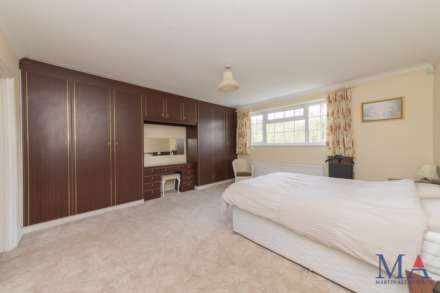 Clare Close, Elstree, Image 15