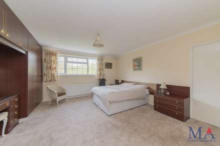 Clare Close, Elstree, Image 16