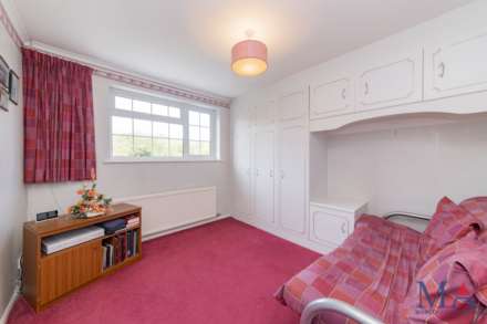 Clare Close, Elstree, Image 18