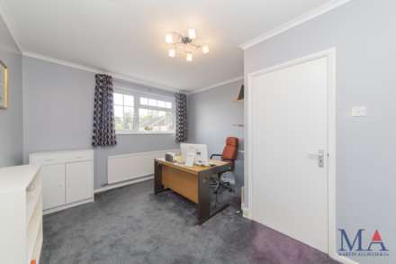 Clare Close, Elstree, Image 21