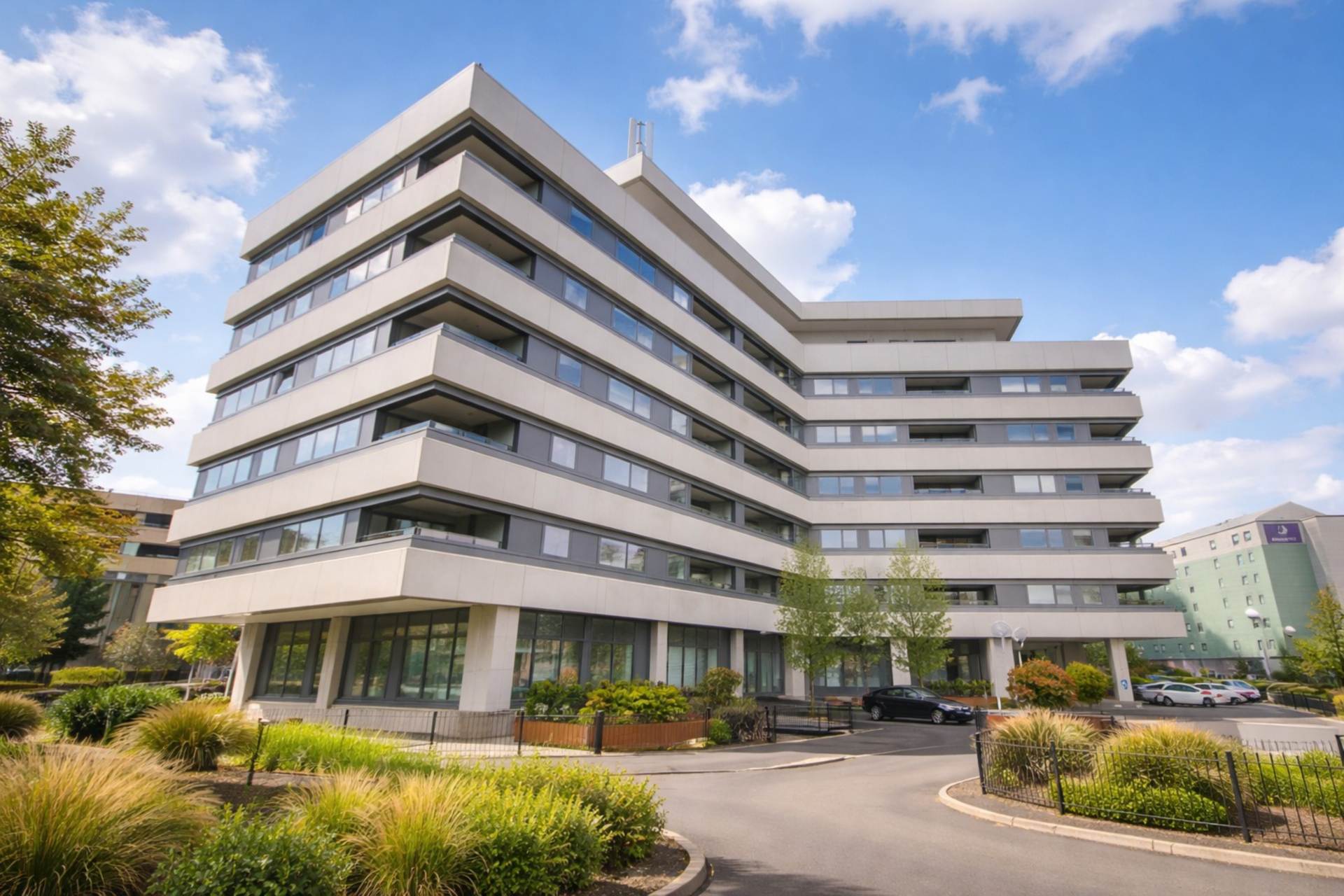 Elstree House, Borehamwood, Image 1