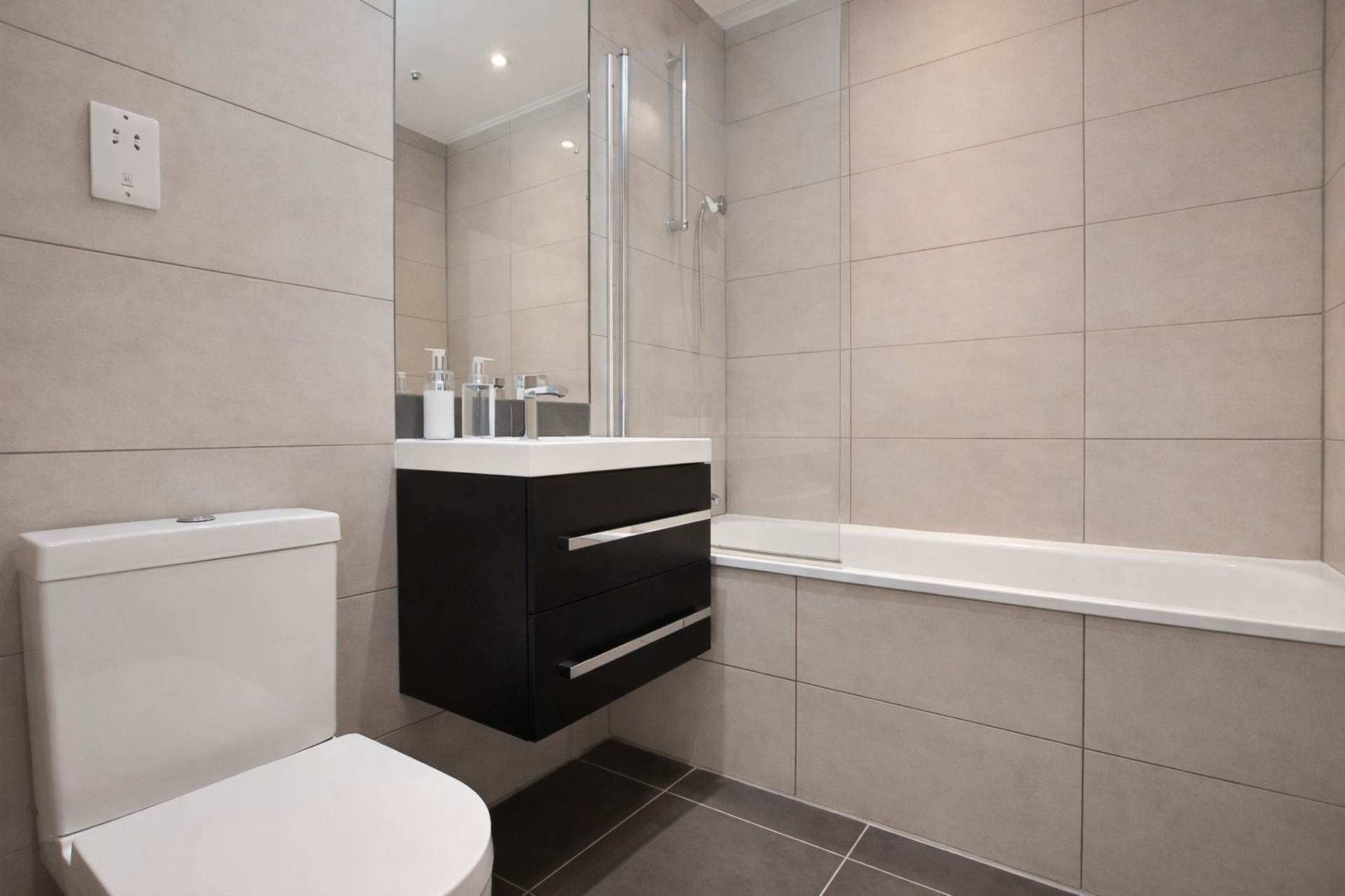 Elstree House, Borehamwood, Image 7