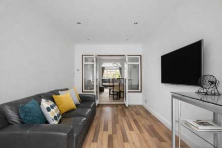 Craigweil Avenue, Radlett, Image 2