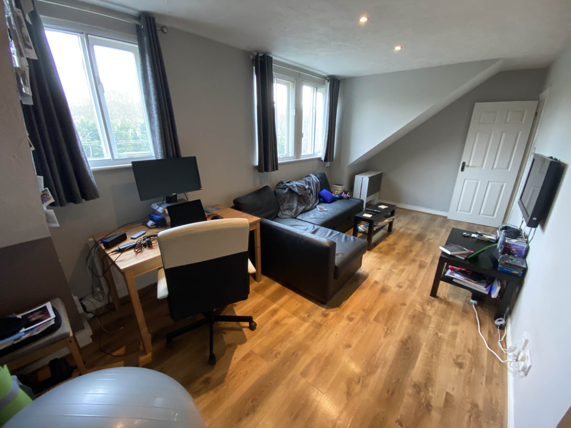 Everett Court, Radlett, Image 2