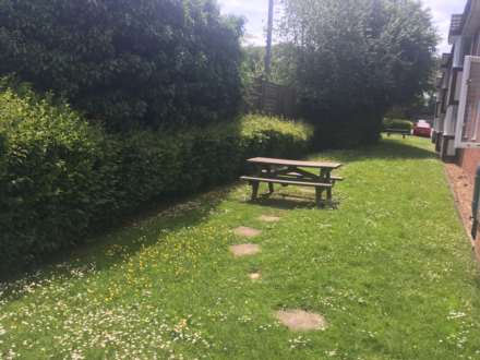 Everett Court, Radlett, Image 7