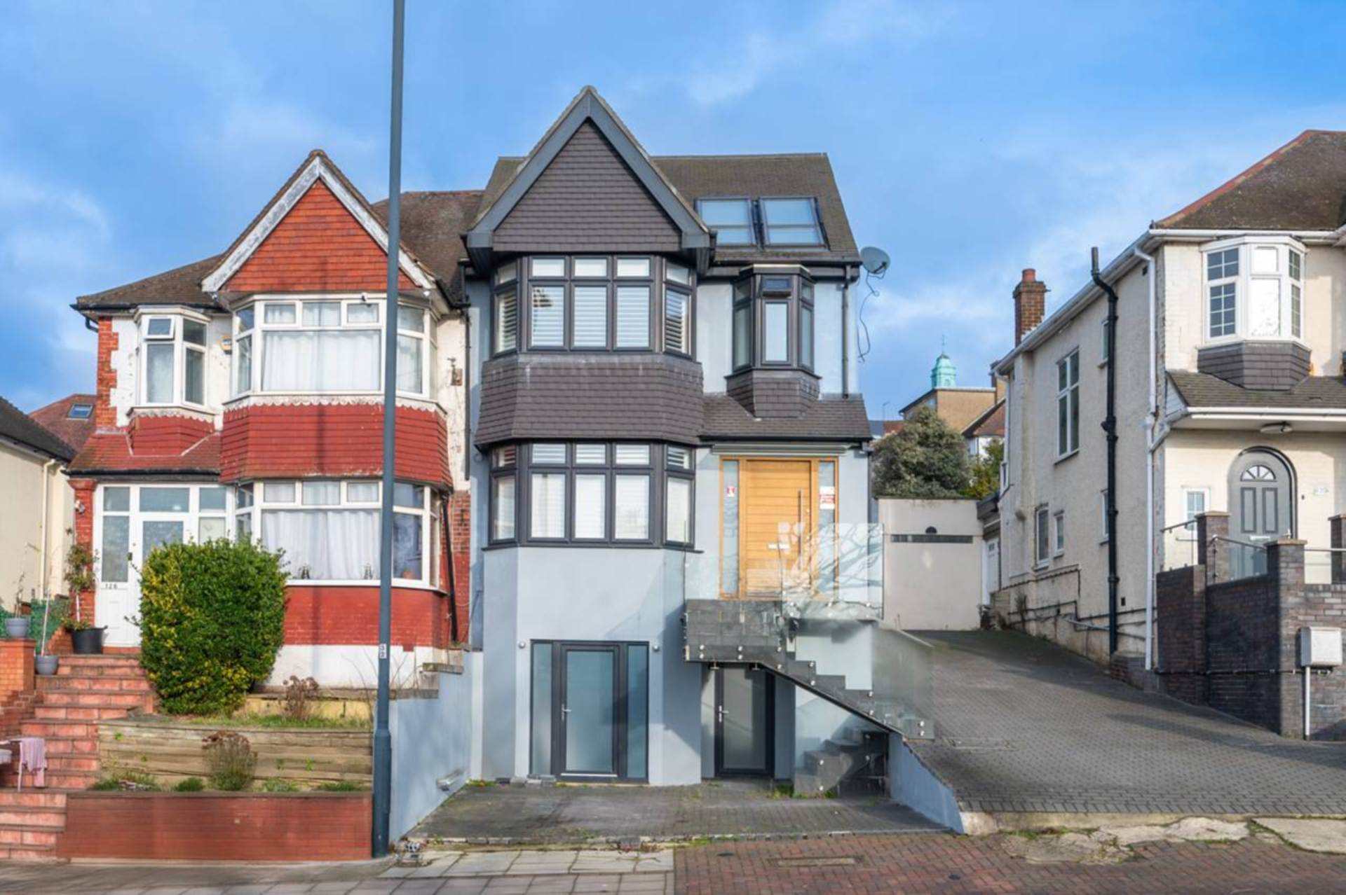 Dollis Hill Lane, London, Image 17