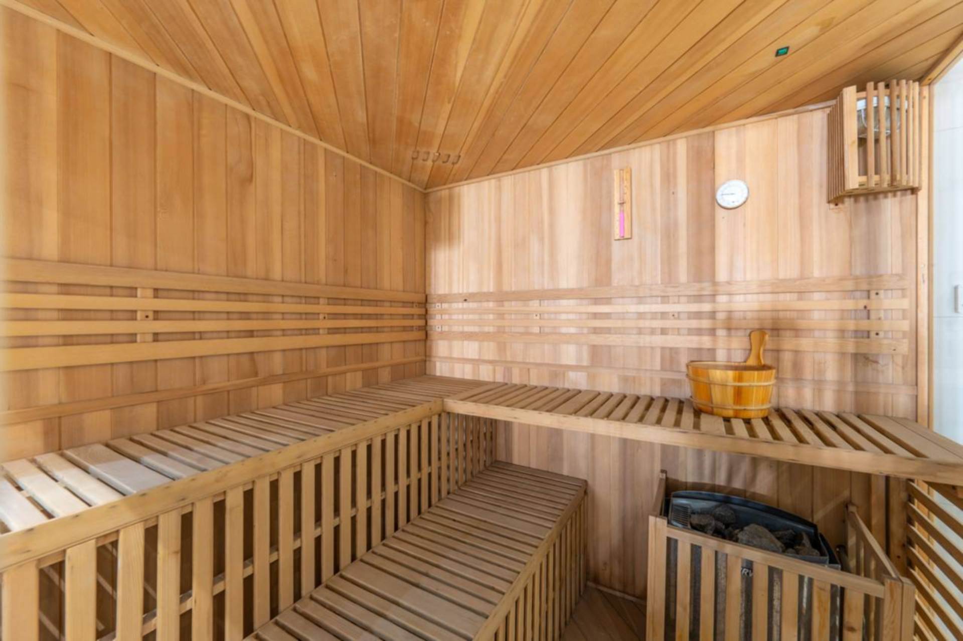 Dollis Hill Lane, London, Image 6