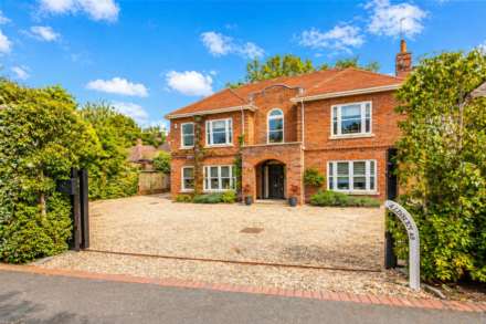 Aldenham Avenue, Radlett, Image 1