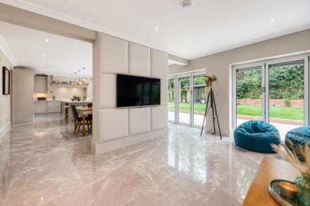 Aldenham Avenue, Radlett, Image 17