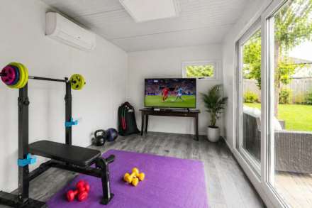 Aldenham Avenue, Radlett, Image 5