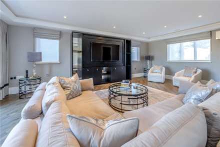 The Stables, Elstree, Image 4