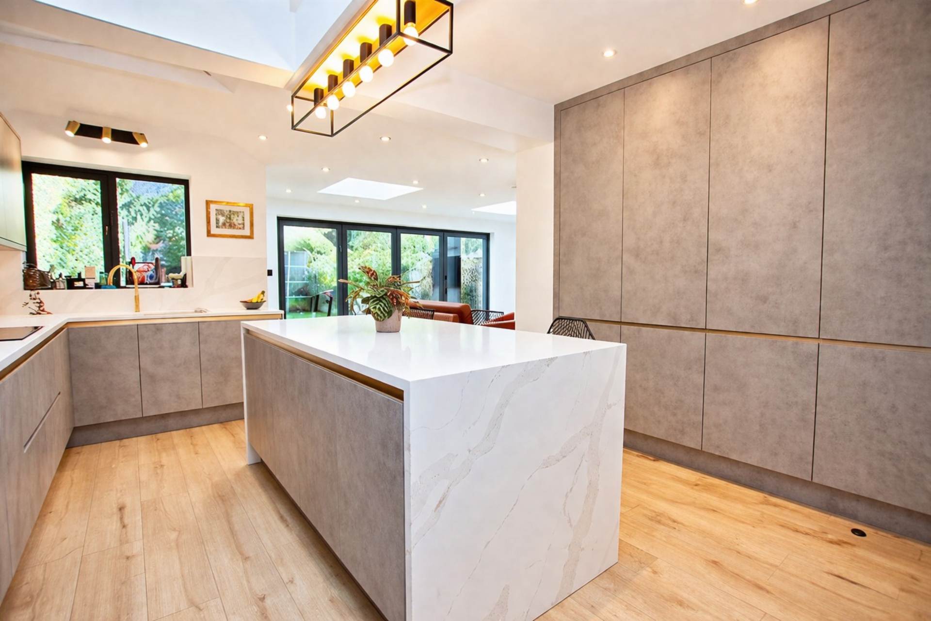 Bullhead Road, Borehamwood, Image 4