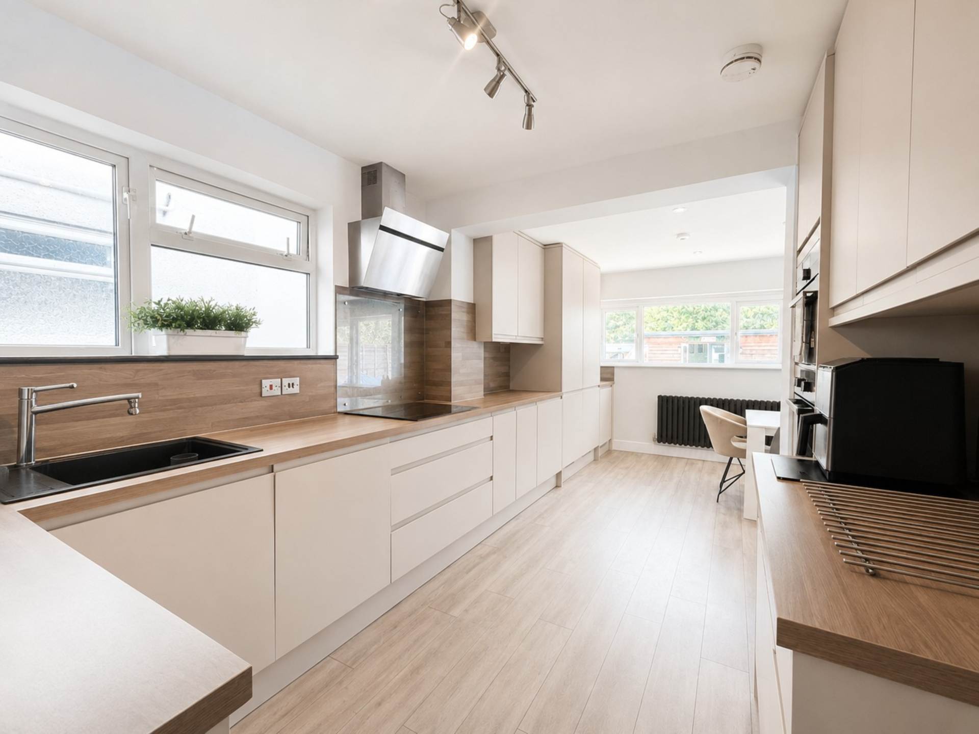 Mildred Avenue, Borehamwood, Image 10