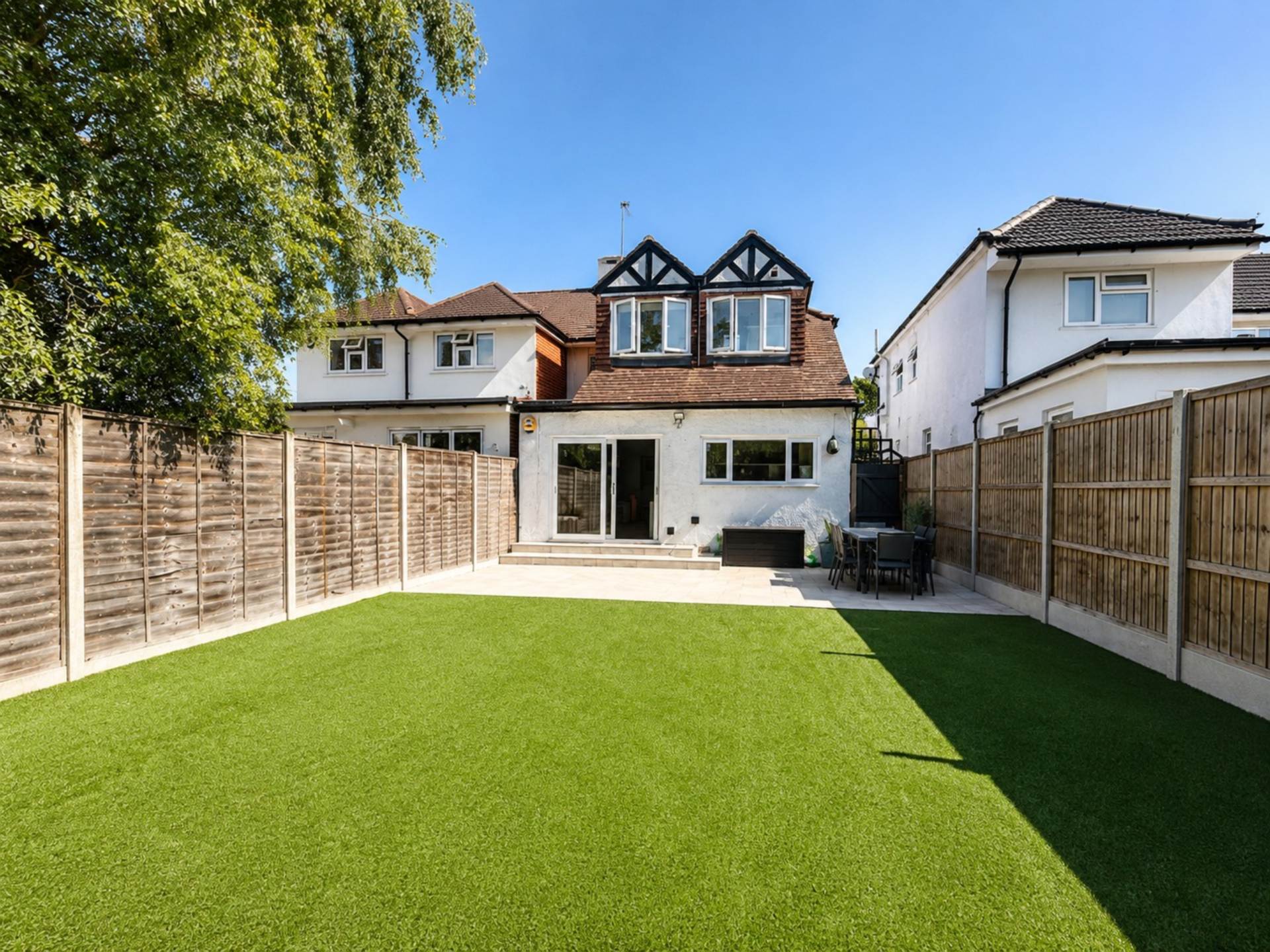 Mildred Avenue, Borehamwood, Image 2