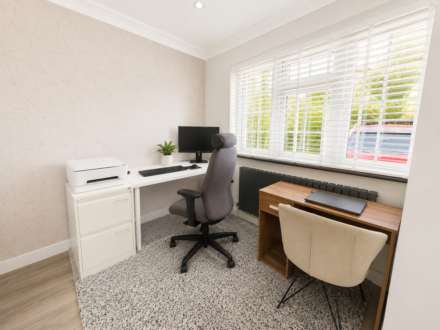 Mildred Avenue, Borehamwood, Image 3