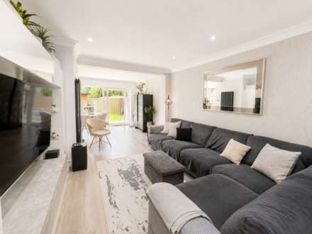 Mildred Avenue, Borehamwood, Image 6