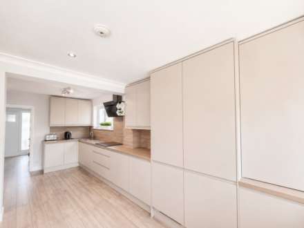 Mildred Avenue, Borehamwood, Image 8
