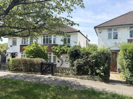 Sullivan Way, Elstree, Image 1