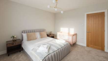 Sturgess Avenue, London, Image 11