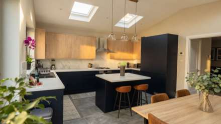 Sturgess Avenue, London, Image 2