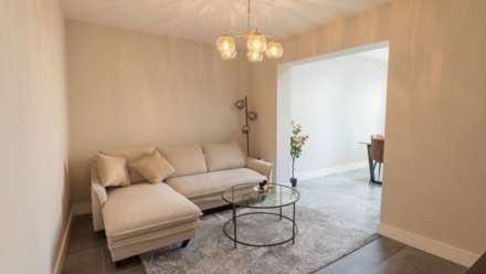 Sturgess Avenue, London, Image 5