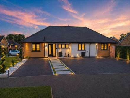 Grange Road, Elstree, Image 1