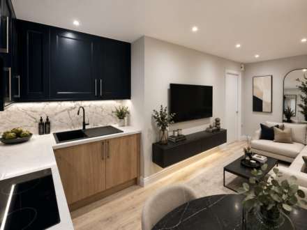 Corris Green, London, Image 2