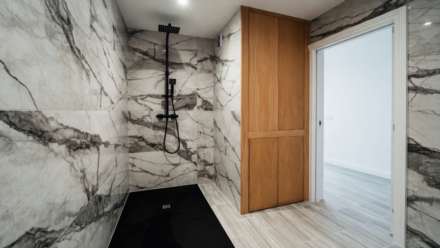 Corris Green, London, Image 6