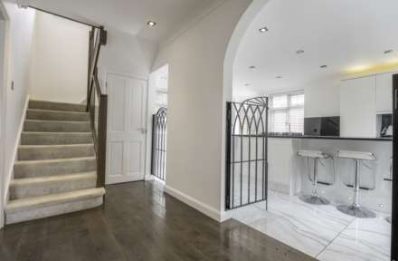 Deacons Hill Road, Elstree, Image 4