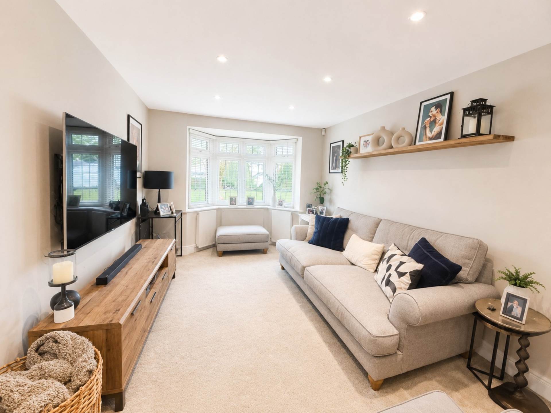 Gables Avenue, Borehamwood, Image 2