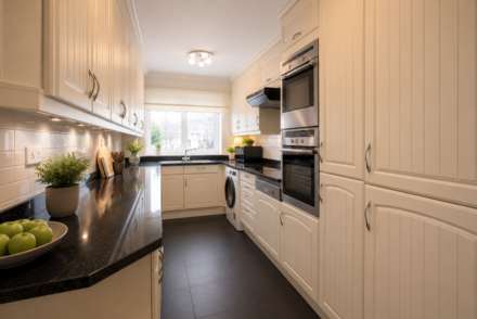 Anthony Road, Borehamwood, Image 4