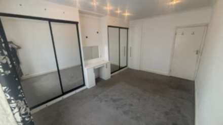 Hollywood Court, Elstree, Image 10