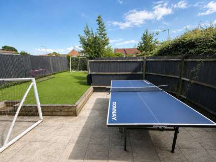 Robeson Way, Borehamwood, Image 16