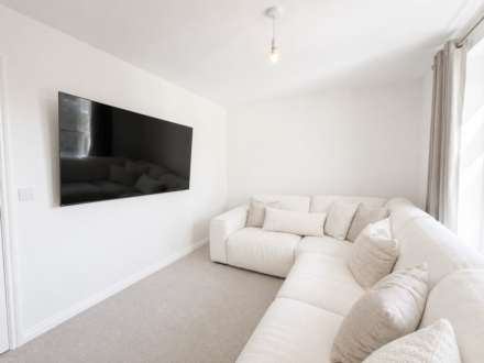Gemini Park, Manor Road, Borehamwood, Image 4
