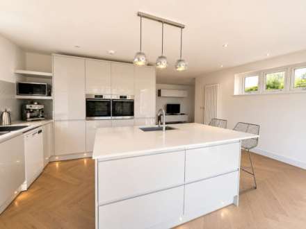Mildred Avenue, Borehamwood, Image 5