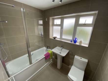 Fir Tree Court, Elstree, Image 5