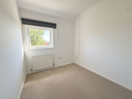 Reston Path, Borehamwood, Image 8