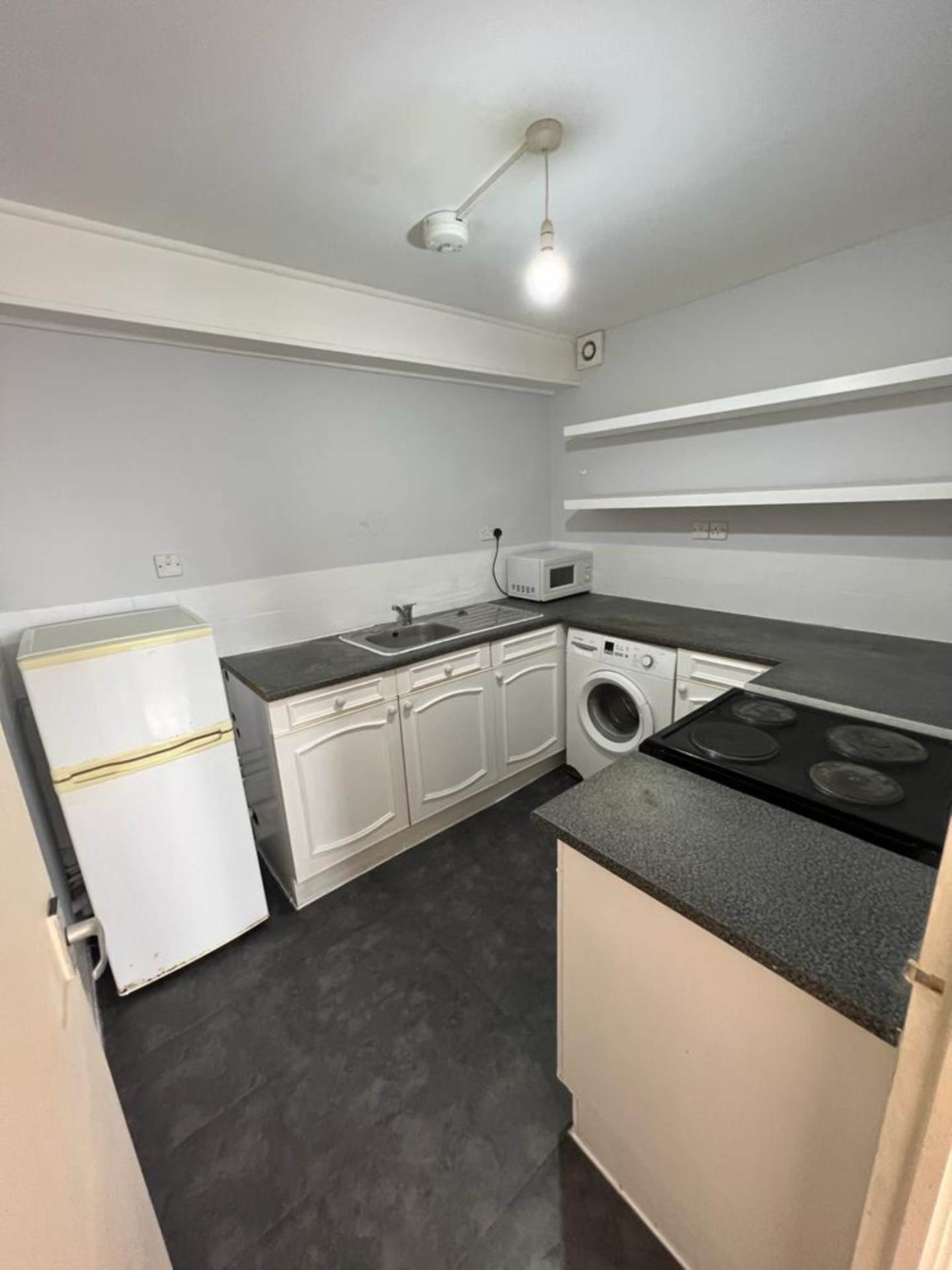 Springwood Crescent, Edgware, Image 2