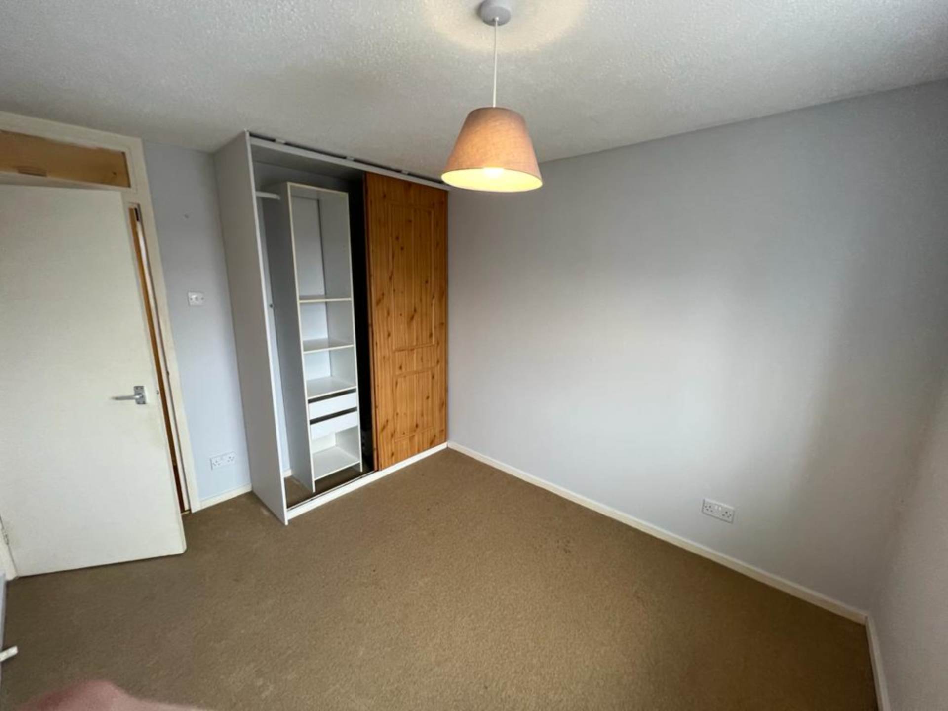 Springwood Crescent, Edgware, Image 3