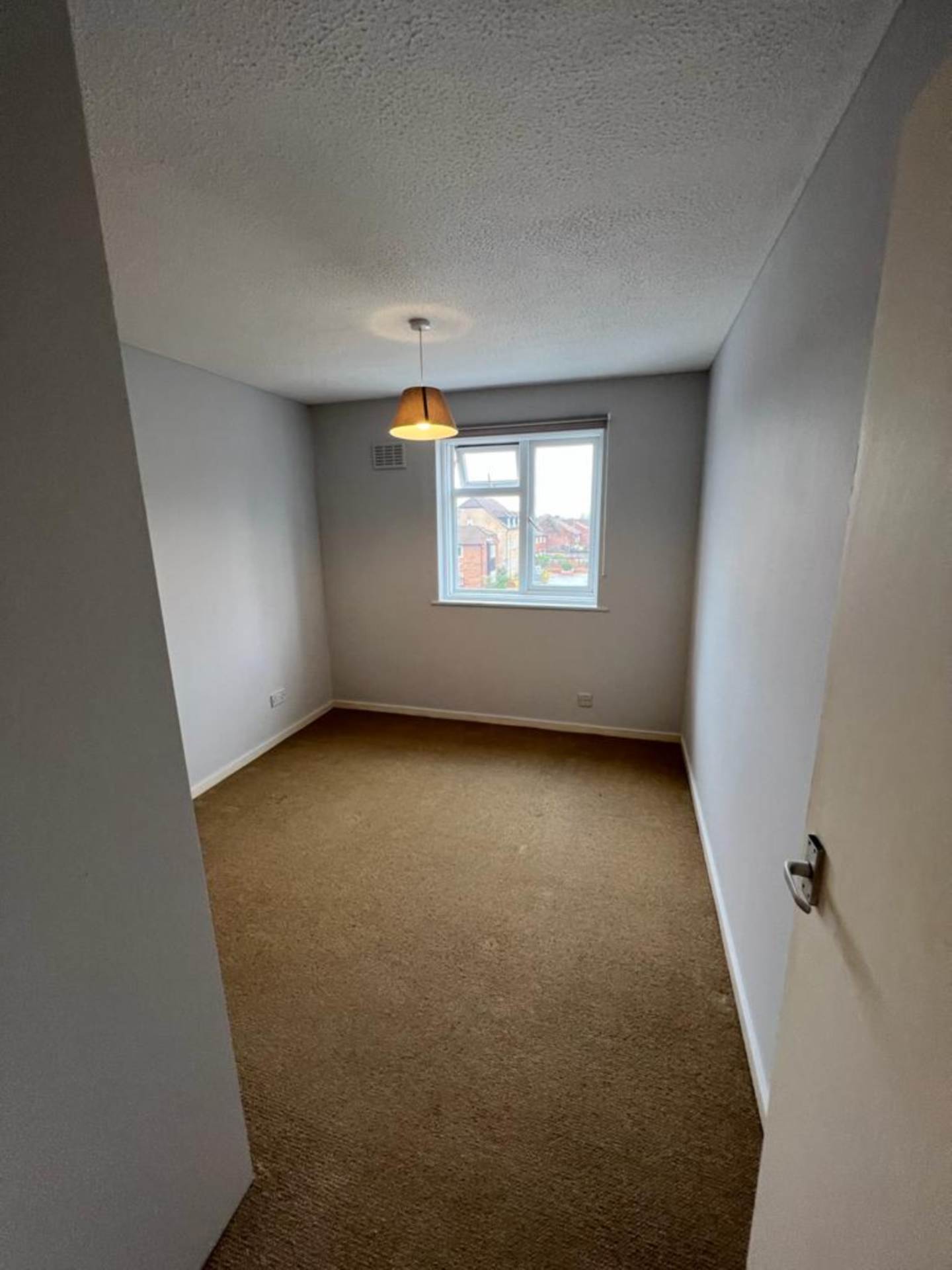 Springwood Crescent, Edgware, Image 4