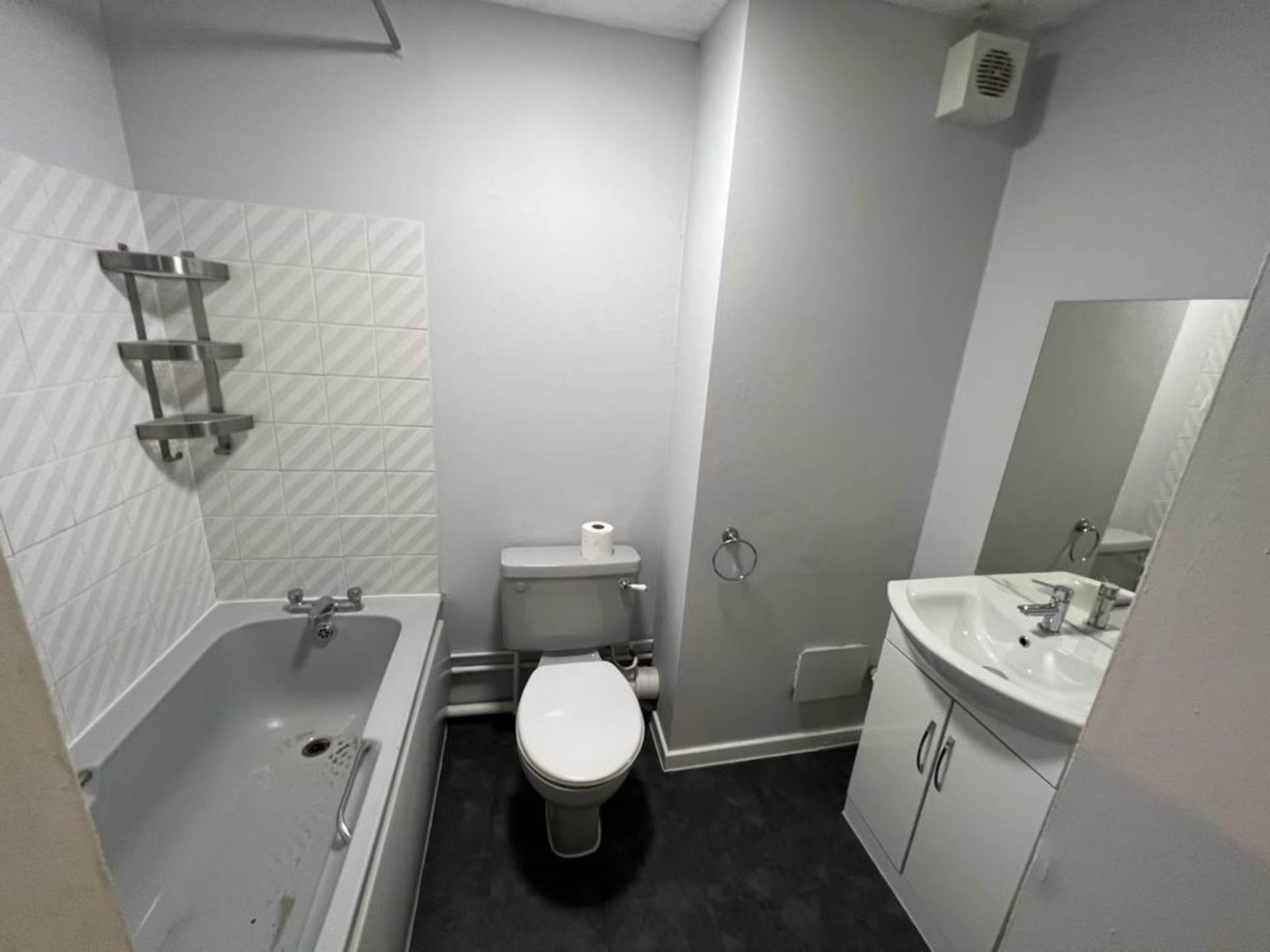 Springwood Crescent, Edgware, Image 7