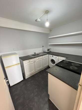 Springwood Crescent, Edgware, Image 2