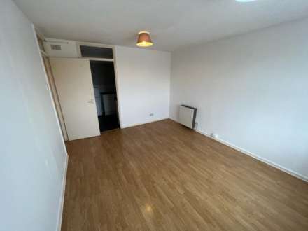Springwood Crescent, Edgware, Image 6